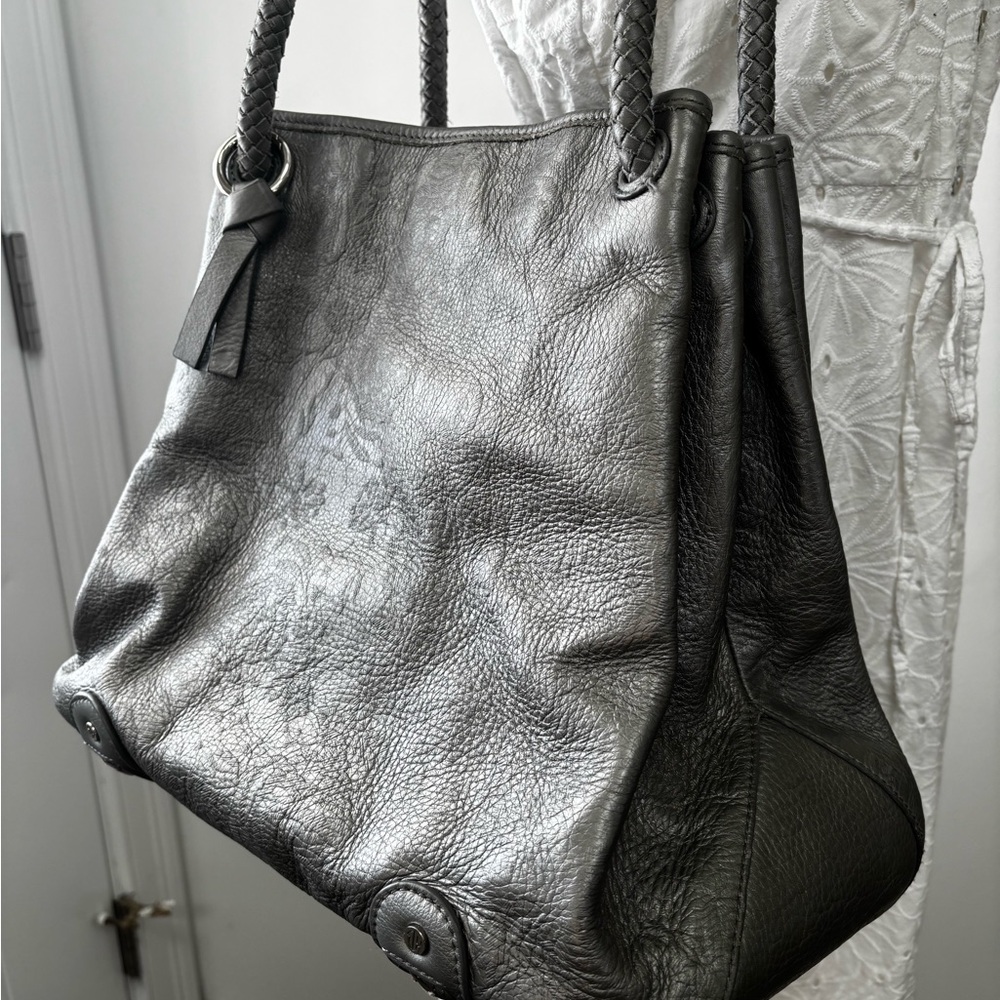 Eileen West Bag Elegant Silver Leather Tote Bag - Picture 14 of 14